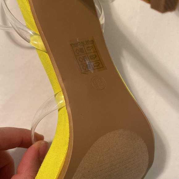 Heels - Picture 2 of 3